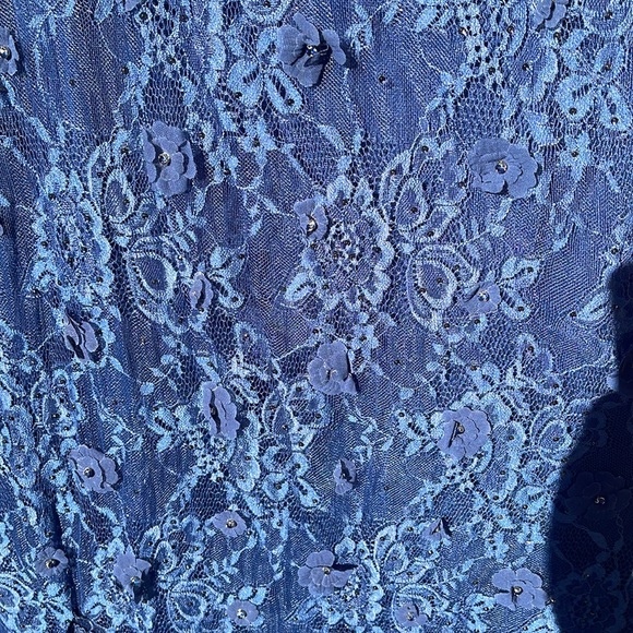 Mac Duggal - Floral Appliqué Boat Neck Short Sleeve Gown - Midnight Size 16 - Picture 6 of 17